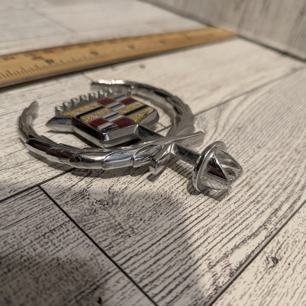 Cadillac Silver and Gold Emblem - Picture 4 of 5